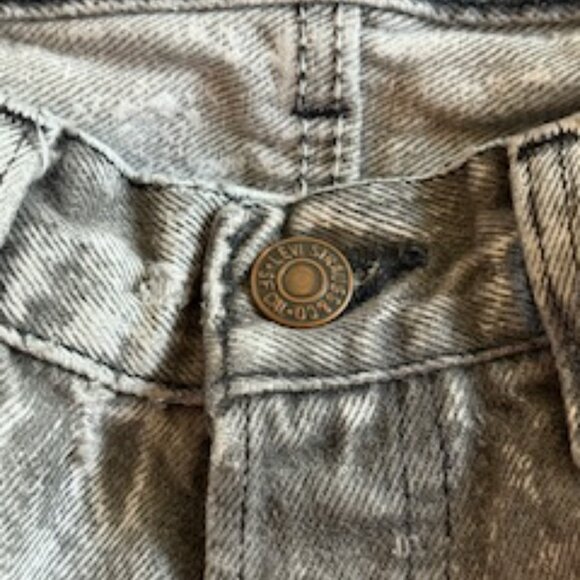 1980s Levi's 501 Button-Fly Straight-Leg Black Acid Wash Jeans Sz 30x36 Uni-Sex - Picture 13 of 15